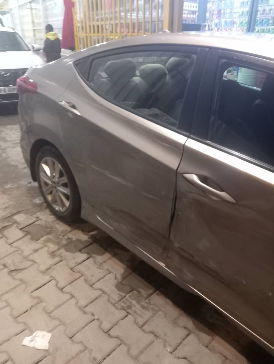 سلام عليكم  انتره موديل 2016 رقم بغداد مشروع وطني   سنويه 2027  مراوس أو بيع  مكان سياره كربلاء   فريحه قرب جامعت كربلاء  ملاحضه سياره وارد امريكي ضرر ابيع احزام  كير محرك مكفولات 
*********** 
***********
