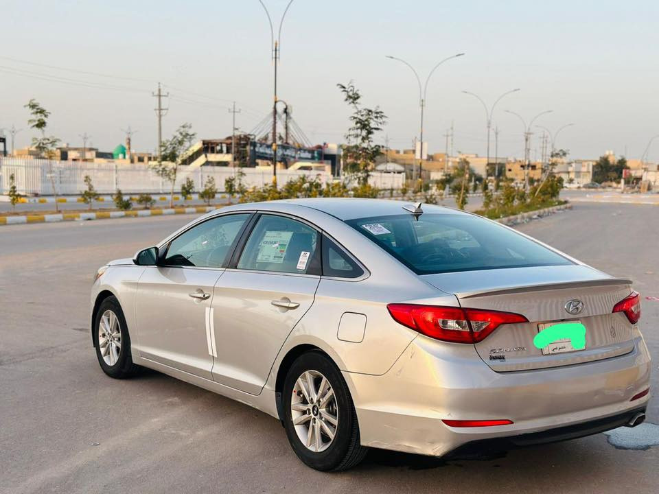 السلام عليكم
هونداي سوناتا 2015 حره تحويل مباشر ذي قار وارد أمريكي حادثها مقدمه البنيد صبغ بدون ضرر داخلي وبدون ايرباك  والباقي مكفول صبغ تبديل محرك كير حداديه تبريد شغال كلشي جاهز حجم المحرك 2400 موصفات شاشه كامره تحكم استيرن ويل كب ايكو كشن كهرباء  السعر 123 وبيه مجال مكاني ناصريه الاتصال ***********
