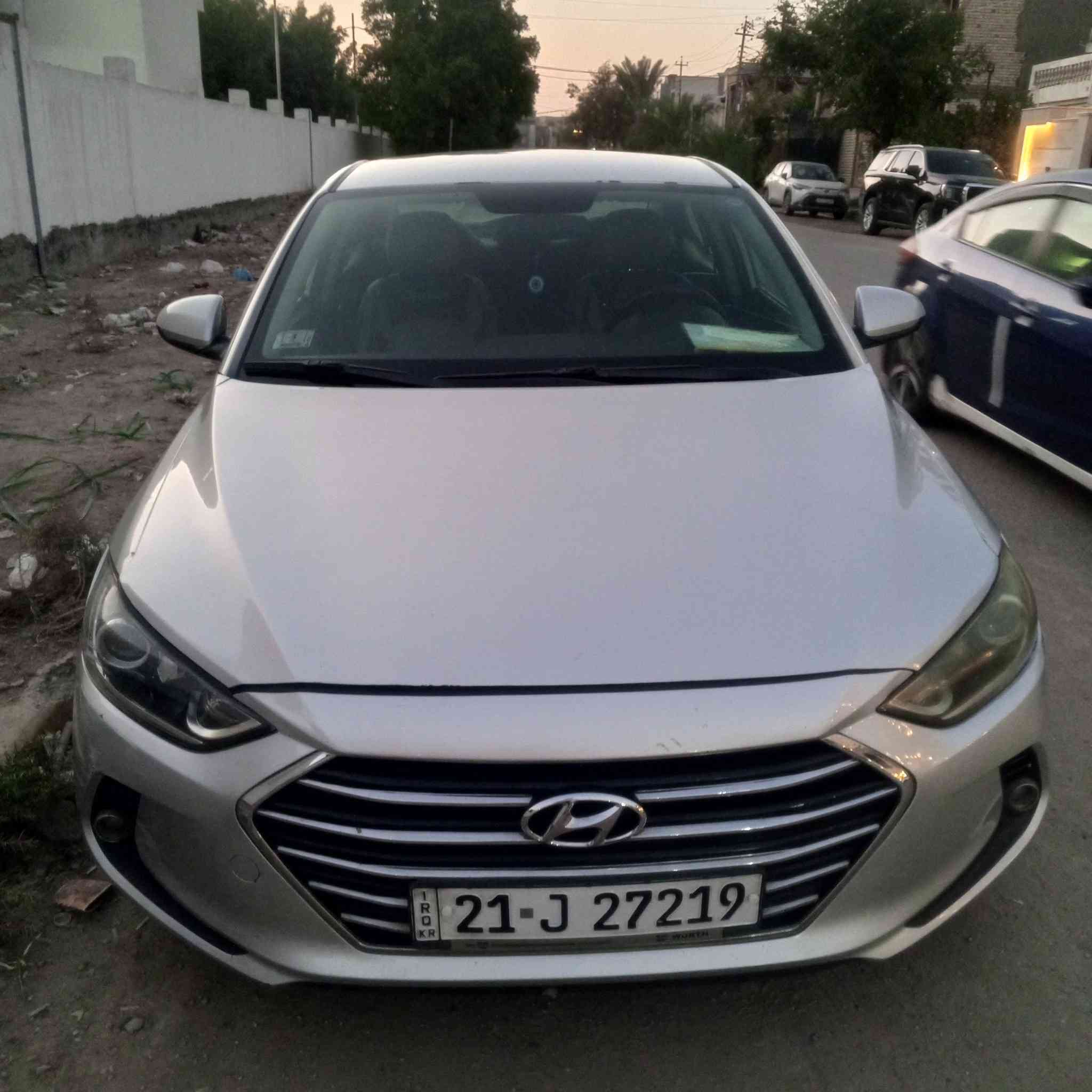 السلام عليكم النترا امريكي 2017حادثها موضح بالصور وبيها جاملغ خلفي جهة السائق نص فول (1800 محرك)مكانها بغداد الدوره ***********
