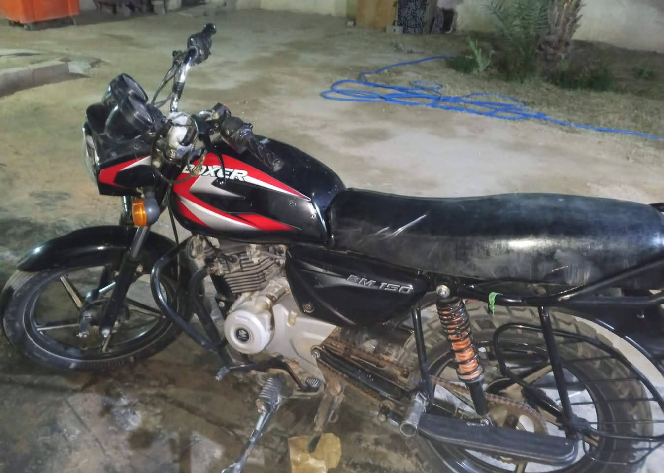 دراجه بوكسر2023للبيع كفاله أوراق اصولي عامه نضافه اكثر من الصور السعر مليون وميتين وبيه مجال كربلاء الحر قريه الشريعه الرقم اتصال ***********
