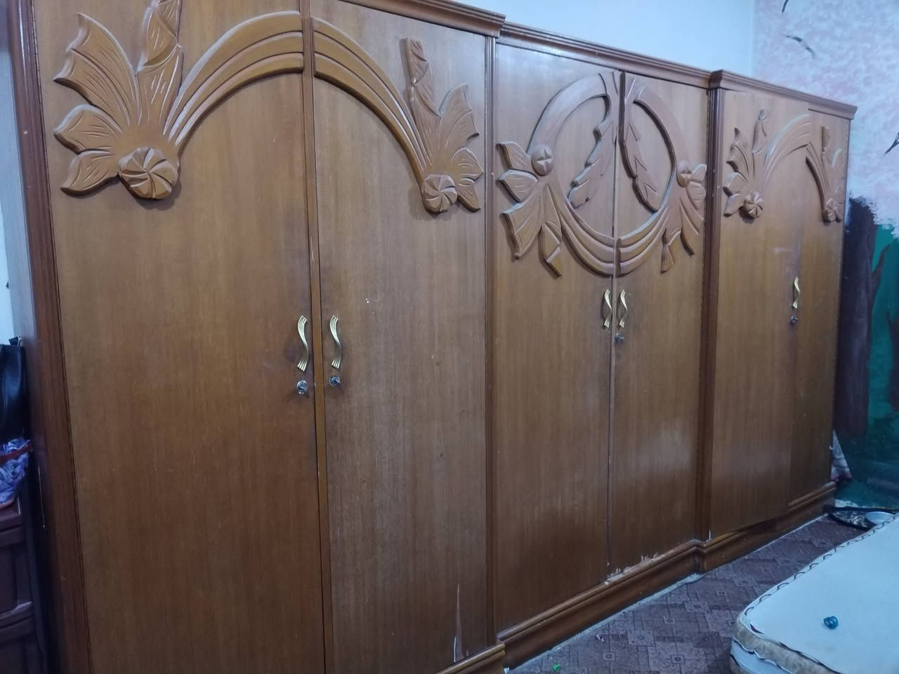 للبيع كنتور ٦باب صاج من الخارج والداخل مع معرض نضد السعر  ٢٥٠  الف  النجف حي الشهداء  *********** وعلى  آلواتساب
