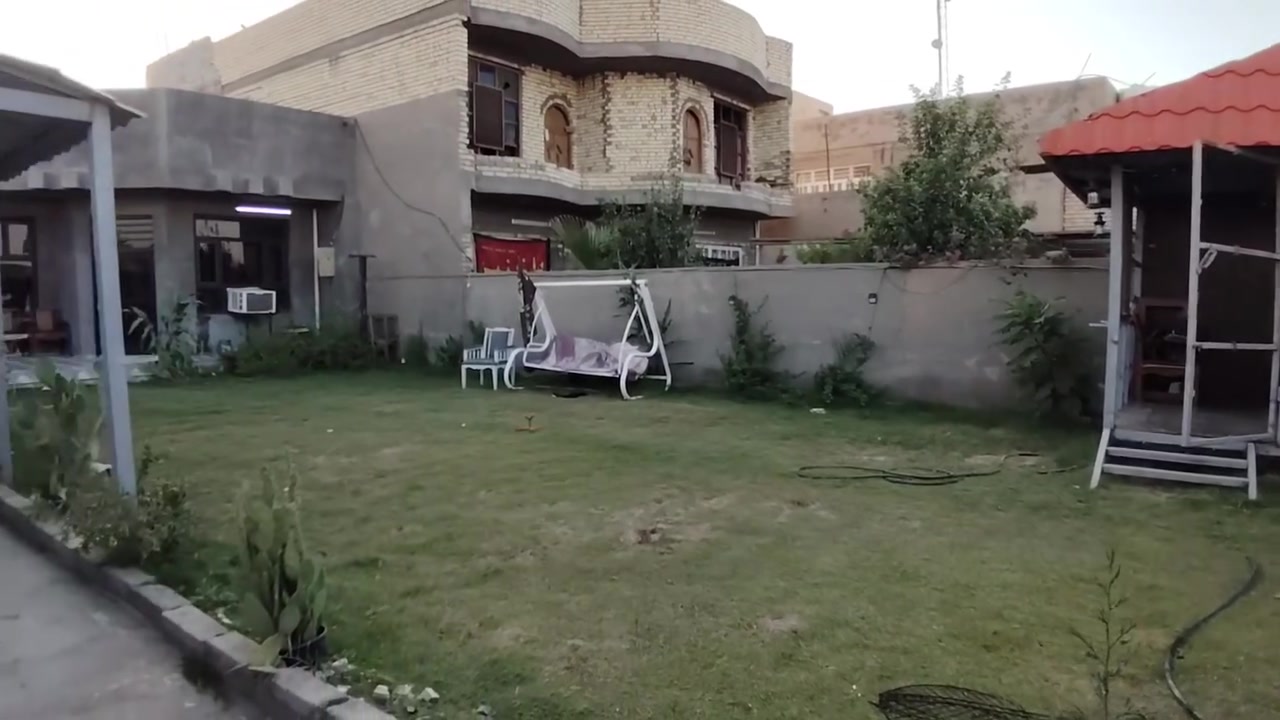 السلام عليكم ورحمة الله وبركاته

بيت بناء حديث طابوك يحتوي على غرفتين نوم و صالة واستقبال و مطبخ وصحيات خارجيه وحديقة مثل ما وضح بل تصوير اخوان. خدمات ماء كهرباء تبليط مدارس
مساحة البيت 500 متر 

مباشر على شارع العام

المكان بغداد تقاطع النهروان
مكتب بغداد للعقار ***********
