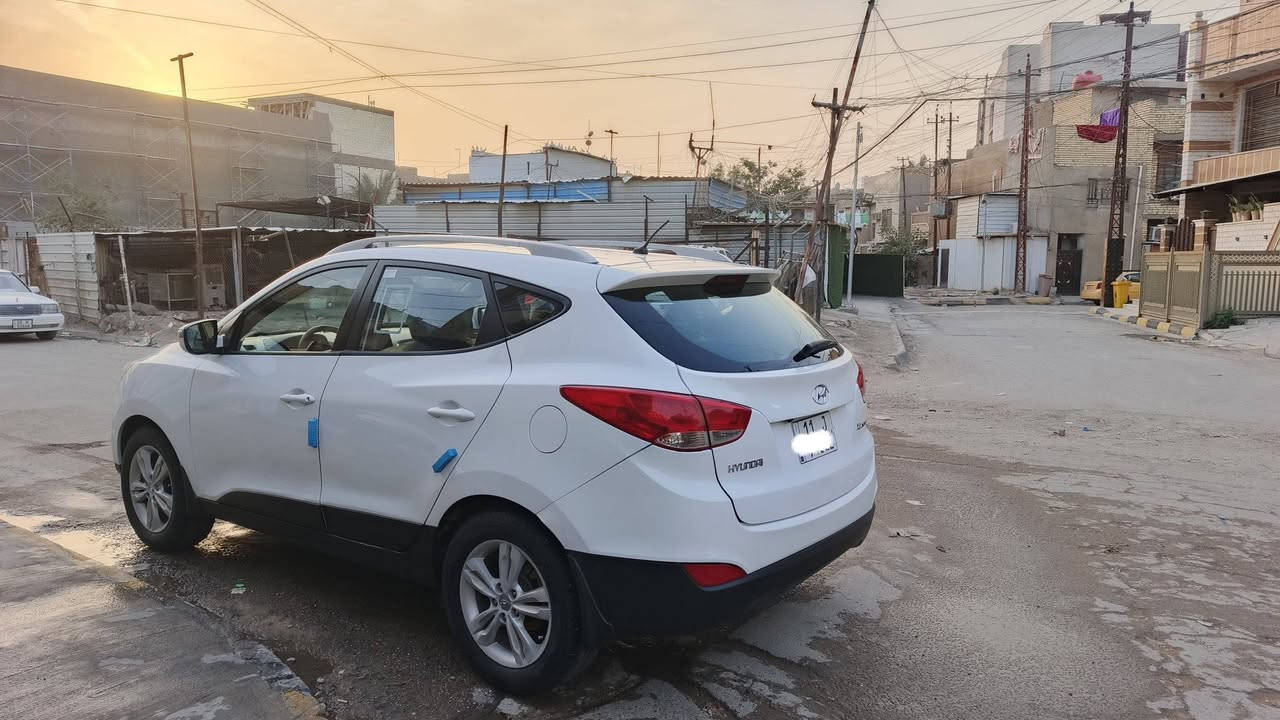 السلام عليكم اخوان
توسان موديل 2012 خليجي خليجي 
مكينة 2000 دوش 

سيارة جديدة كير مكينة تبريد كله جاهز 
مواصفات السيارة
كشنات جلد 
داخل لونين
 اشاير مري 
تحكمات ستيرن

سيارة جاهزة الاخر حباية 

بيه صبغ نص باب السائق والوراه اثر طخة 

السعر ١٣٢ وبيه مجال
ماعجبك السعر سمعنة كلمة طيبة


**إذا كنت صاحب هذا الإعلان وتريد حذفه لأي سبب، رجاءا أرسل رسالة إلى الدعم الفني**