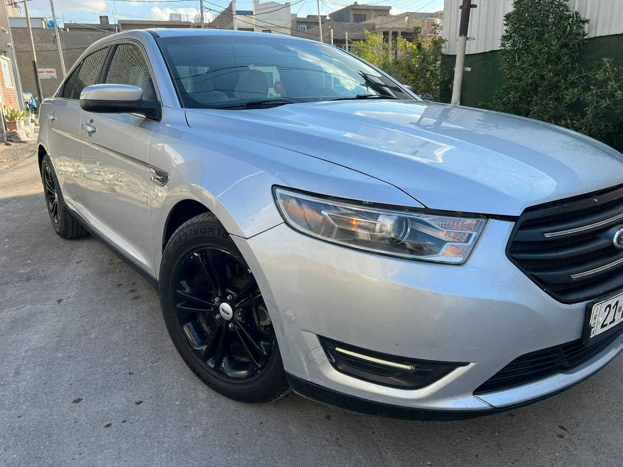 فورد تورس 2013 صبغ جاملغ واحد فقط بدون دواخل بدون ايرباك سيارة جديدة كلش رقم وهزة  وسنويه جدد
تخم تاير جديد بلكات نوزلات عبوة فيت بم دهن وفلتر ماصدات صدر خلفي أمامي تبريد ثلج سيارة جاهزة على اخر حبايه وكلش جديدة بلحقيقه بلصور ممبينه السيارة سعرها 115 وبيها مجال كلش بسيط مكاني بغداد الغزاليه ‏‪***********‬‏
