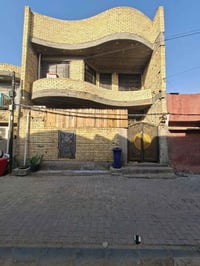 دار للبيع 100 م شارع حسين كابريتر مقابيل قطاع السابع 07700564232