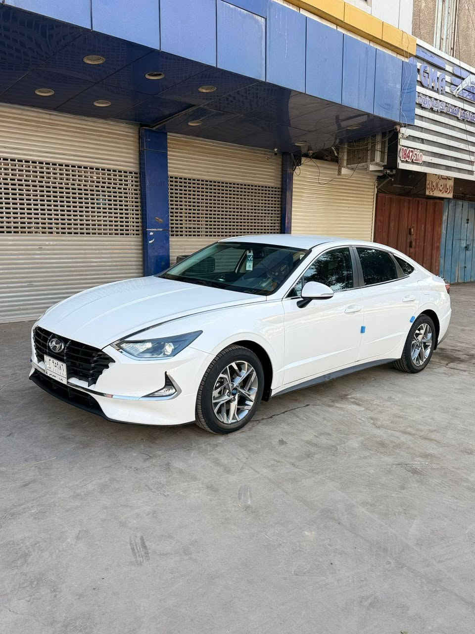 السلام عليكم للبيع او مراوس 

هيونداي سوناتا  2020  خليجي 
ـــــــــــــــــــــــــــــــــــــــــــــــــــــــ
مواصفات /👇

مكينة 2000 دوش

مواصفات نص فول معروفة 

لايتات كلها لد 

گير دگم 

هاند بريك كهرباء 

اوتو هولد 

رادار امام تفاعلي مع السيارة الي امامك

مثبت سرعة ذكي مع السيارة الي امامك

مانع تصادم 
 
لايتات اوتو 

اوتو ستارت ستوب 

رادار المحافظة على خط السير 

فول تحكم ستيرن 

شاشة ابل كار بلي اندرويد اوتو  

شاشة اعطال 
 
درايف مود 4 وضعيات قيادة
 
( NORMAL / SPORT / COMFORT / COSTM )

وبعد بيها مواصفات

ماشية 77

رقم بغداد 

حادثها/3رصعات فقط وبيها صبغ بل دعاميه الخلفية على كد شبر
ــــــــــــــــــــــــــــــــــــــــــــــــــــــــــ
السعر / راسني على الخاص للبيع  او مراوس حسب القناعه
ــــــــــــــــــــــــــــــــــ
مكانها/ بغداد الكراده
ـــــــــــــــــــــــــــــــــــــ
للاستفسار الاتصال
***********
