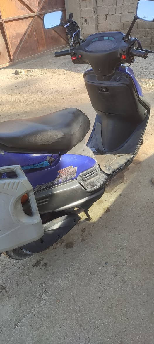 السلام عليكم دراجة فضائي شغاله سلف هندر نضيفه بيهه خيط تبخير بس شغاله وين ميعجبك شغل وطلع عارضهه ب 250 
راسل خاص او اتصال مكاني حي اور ***********
