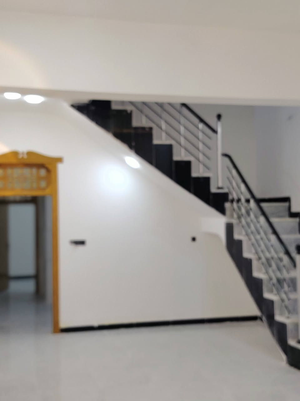 بيت للبيع 100بناء جديد درجة اولى حي النداء قريب شارع المجمعات طابق واحد سعر 75ت***********
