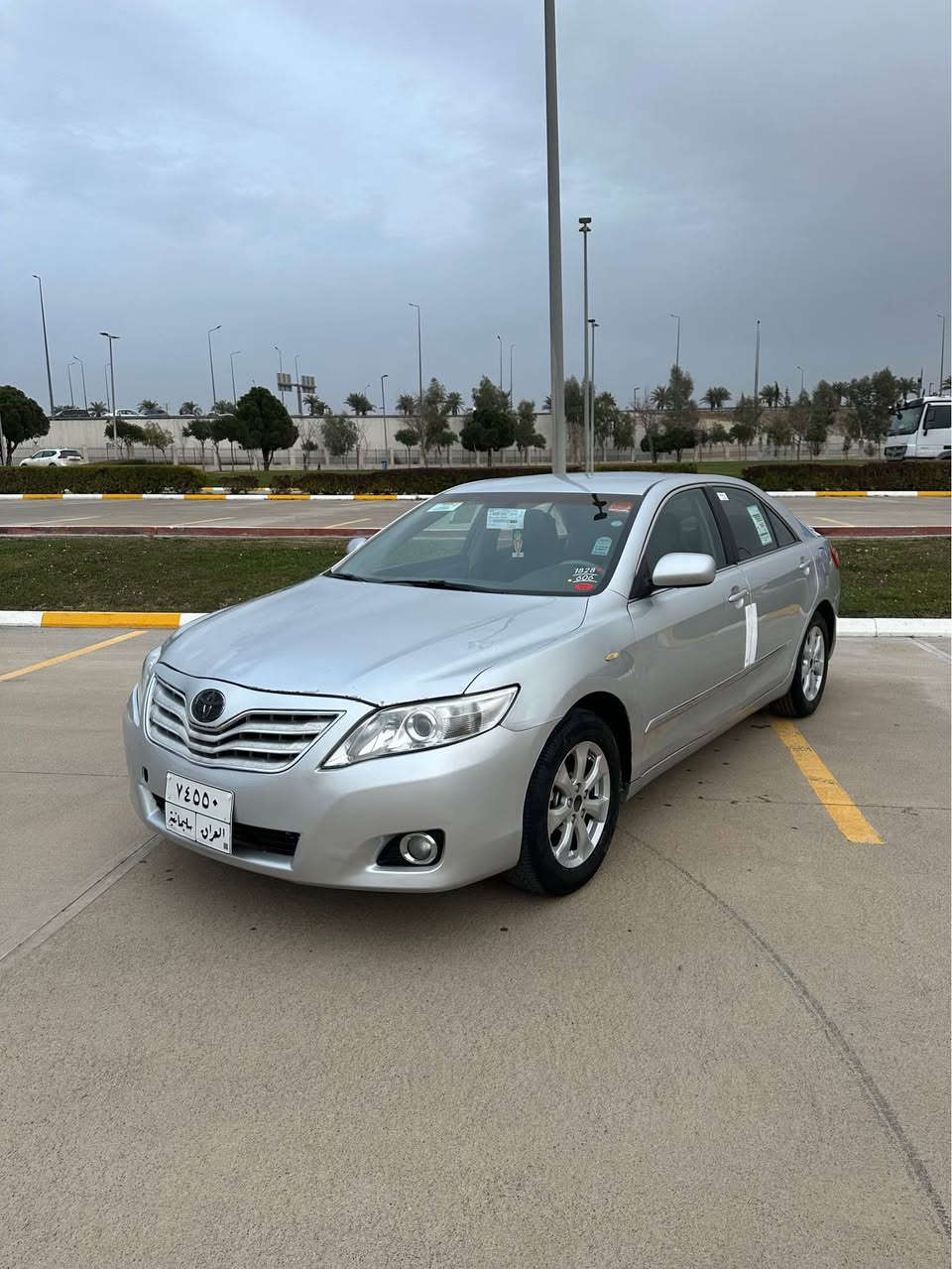 كاميرى 2008 سلفه ر خه ليجى هه موو جيانى به شرتى ته قه و ره قه مه كينه گير به شرت 3 پار چه ى سبوغه جه م په كى خه فيفى پشتى هه يه نرخ 88$ ژم *********** أربيل, العراق
