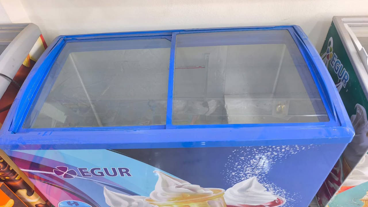 السلام عليكم 
3 برادات افقي للبيع مستعمل
نضيفات ومرتبات وقويات 
برادات اخو الجديد تفحص بنفسك وتشوف مستعجل عليهن 
الموقع / ديالى / بعقوبة / دور الزراعة الرابعة 
الاستفسار الاتصال على الرقم : ***********
