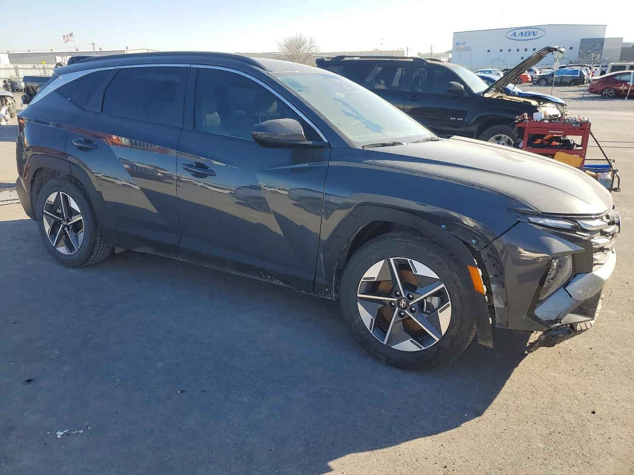 2025 HYUNDAI TUCSON SEL
تاريخ المزاد: 2/18
السعر حسب المزاد
المسافة المقطوعة 41392 mi
#نشحن الى دبي و عمان و البصرة و كردستان و تركيا
بالامكان ادخالها
 #بكتاب_ذوي_الشهداء_باعفاء_كمركي_مع_اعفاء_الرقم 
#العقبة
#ام_قصر
#الشمال
⬅️نتكفل بالسيارة لحين وصولها 
⬅️اي استفسار مراجعة المكتب 
⬅️ عملنا شراء السيارات من المزادات الامريكية والكندية
#لدينا_تقرير_Carfax_مجاني_فحص السيارة قبل دخولها المزاد 
⬅️لدينا ورشة تصليح في دبي 
⬅️لدينا معقب لتخليص السيارات (حرة  او ذوي الشهداء ) و ايصالها الى الزبائن
📍العنوان النمرود #قرية_السيد_حمد 
⬅️اوقات الدوام من 4:30 عصراً وحتى ال11 ليلاً كافة ايام الاسبوع 
ما عدا السبت والاحد عطلة المزاد 
☎️ للاستفسار الاتصال على الرقم
عمر سعد
*********** :📞
*********** : 📞
