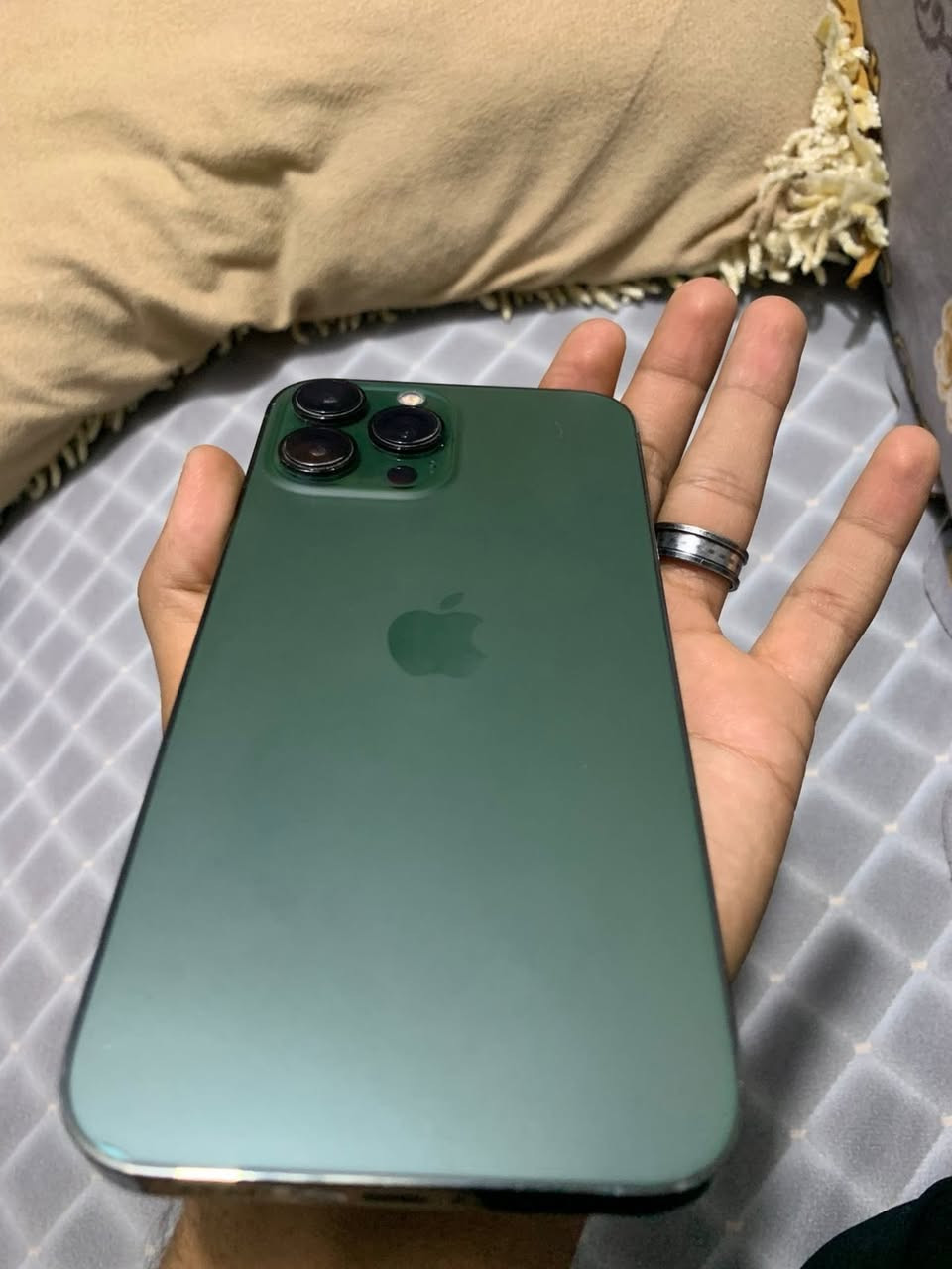 للبيع ✨
Apple iPhone 13 Pro Max بلون الزيتوني الفخم 📱💚

الجهاز نظيف جداً واستعمال مرتب، ما بي أي ملاحظة ولا أي عطل.
ما مبدل لا شاشة ولا بطارية، وكل القطع أصلية 100٪.
البطارية 77% والجهاز أداءه ممتاز وسريع.
اللون الزيتوني من أفخم ألوان الـ 13 برو ماكس ويعطي هيبة وفخامة ✨

الجهاز جاهز للفحص بأي مكان، والسعر مناسب جداً للشراية
الما سوم لا يتعب نفسه، والرزق ع الله 🤍
للاستفسار خاص �


**إذا كنت صاحب هذا الإعلان وتريد حذفه لأي سبب، رجاءا أرسل رسالة إلى الدعم الفني**