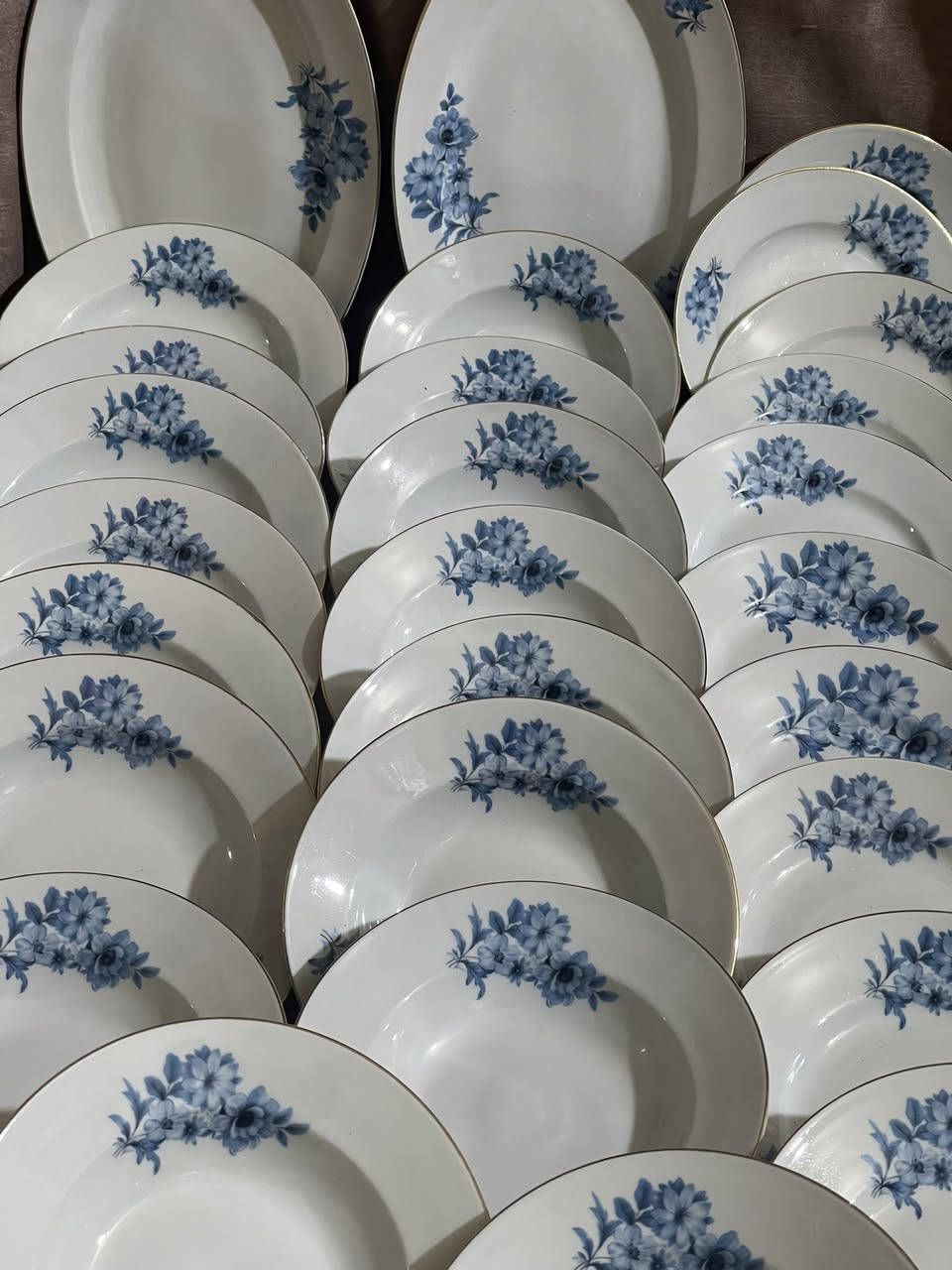 (الاسوء من الاهمال : تفاهة الاعذار ) 
مساء الخير والسعاده عليكم جميعاً 
مجموعة بلام وصحون عدد (٢٩ ) قطعه بلغاري مختوم لوك غير مستخدم استيراد الأسواق المركزية 
بلام عدد (٢) قياس الطول ٣٧ سم والعرض  ٢٤ سم 
(٦) صحون عميقه قياس القطر ٢٥ سم 
(٩) صحون عميقه قياس القطر  ٢٣سم 
درزن عدد(١٢) صحن شطح تقريباً قياس القطر ٢٢ سم 
السعر خاص لطفاً يوجد توصيل لكل محافظاتنا الحبيبه


**إذا كنت صاحب هذا الإعلان وتريد حذفه لأي سبب، رجاءا أرسل رسالة إلى الدعم الفني**