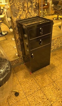 كومدي حلاقة • توصيل لجميع المحافظات • مراسلة الصفحة