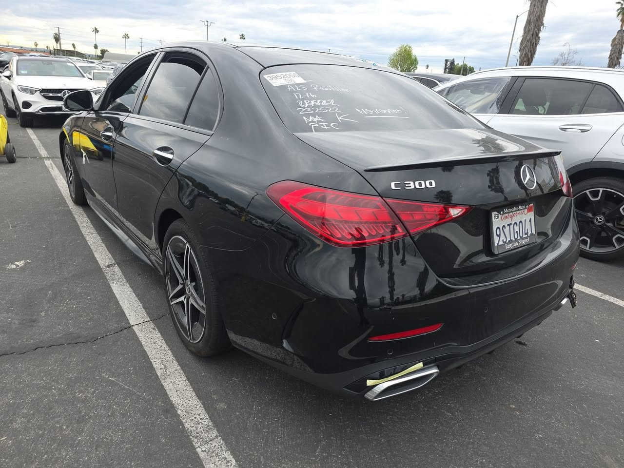 مارسيدس 2024 C300 AMG بسعر 220$ ورقة
وصلت عمان اليوم في المنطقة الحرة ✅

كت AMG  بلاك توب فول مواصفات 

تدخل حرة وبكتاب شهداء معفي كمرك ورقم ✅

لدي كتاب شهداء سكن بغداد يباع معها ايظا لم ليس لديه .. ✅

مكاني الاعظمية اتصل ***********
