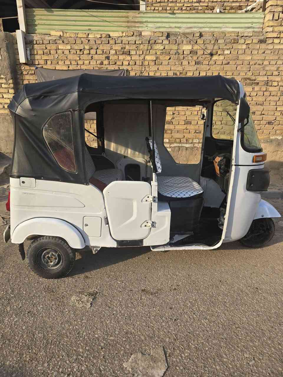 سلام عليكم /تك تك للبيع /موديل 2021/شهر 8/مرقمة /ضربتهة لغد امعمر/تك تك جاهزة كبل للشارع /كلشي شغال كهربيات /  مكينة مكفولة من تنقيص /سعرة 6مليون ونص  بيهه مجال /مكاني حي الجوادين / للاستفسار 
***********
