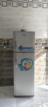 ثلاجة • ١٢ قدم • شغالة