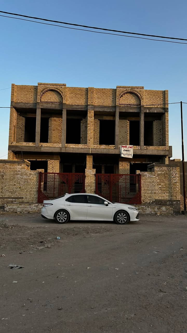 🏚دار للبيع 🏚  🌹على بركة الله🌹

🔹العنوان: الفلوجة خلف العاب الفلوجة لاند وسكة القطار خلف مجمع طيبة السكني مباشرةً
📍طابو صرف زراعي  بإسم شخص واحد
📍 شارع: 10م
📍المساحة: 125 م٢ الهيكل الواحد:   
🔹بناء طابوق 

🟡مشيدات الدار من طابقين ويحتوي على
اربع غرف نوم وصالة واستقبال ومدخل وصحيات داخلية وخارجية وحمام سويت 

⚠️ مكتب المدينة المنورة  للعقار -مقابل مطعم حجي حسين  
 الاتصال

‏‭ ‭***********‬  ‭
