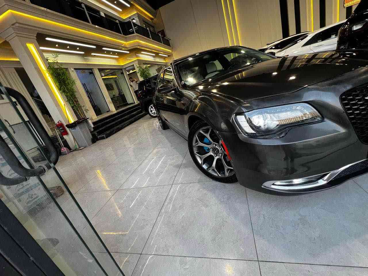 سلام عليكم 
للبيع اوباما موديل 2015 
سعر مناسب 163 بيها مجال 
فول مواصفات مواصفات S
رقم سنويه جديد كامل تحويل ثاني يوم 
ماشيه 118 الف ميل گير محرك شرط 
بيها 5 قطع كلير امريكي و 2 قطعه صبغ 
بجم كبس بدون دواخل بدون ايرباك شرط
مكان اربيل شارع 100 
شرائي يتصل ***********
رقم واتساب *********** أربيل, العراق
