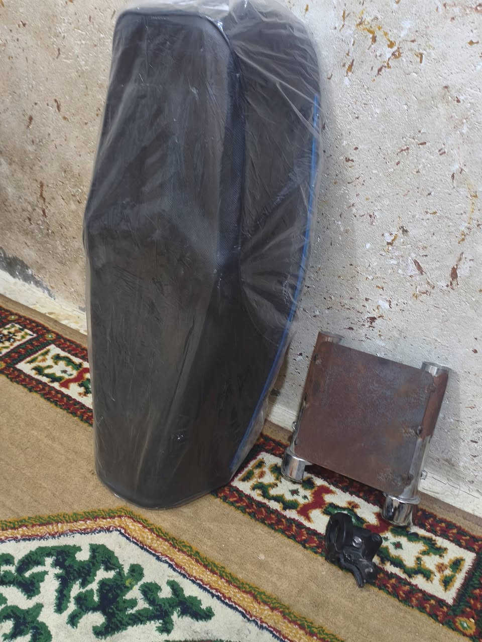 سلام عليكم شباب بليته+ يده هونده رياضي بعده ما مكصوصه سعرهن20الف+ كشنCDI الاصلي20الف  الي يريدهن بخدمته ينباعن سوه ***********
