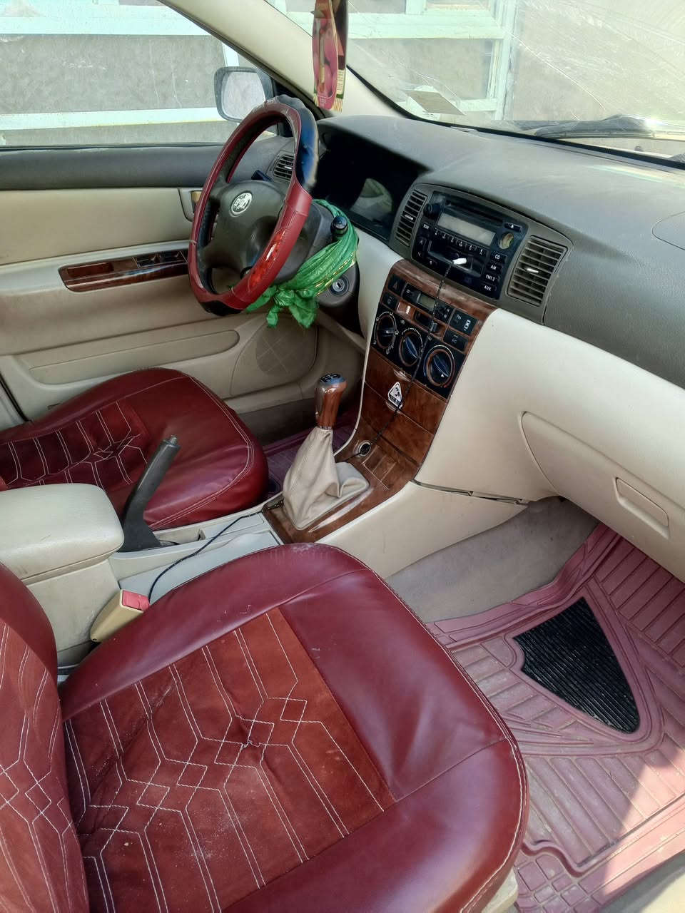 السلام عليكم سياره بي واي دي موديل 2013سياره مصبوغه احزام بدون حادث سياره حلوه احله  الصوره رقم نكليزي نجف تحويل مباشر تبريد شغال حداديه جديده تخم تاير جديد مكينه وكير مكفولات السعر 58وبيهه مجال بصيط 
***********
