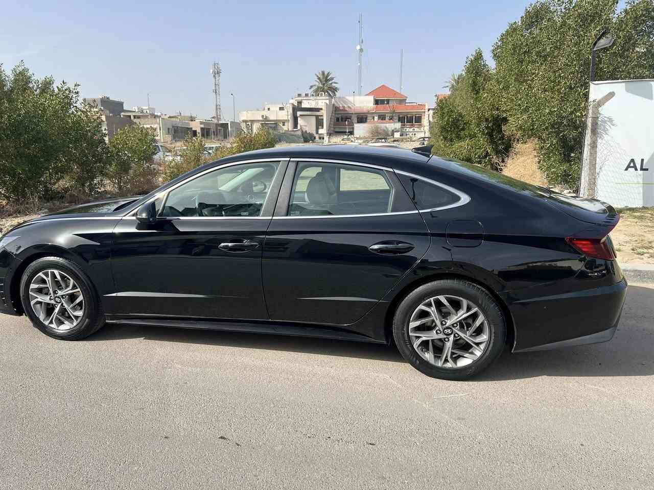 السلام عليكم
سوناتا 2020 
فول بدون فتحة 
كشنات جلد ابيض +تحكم +تدفئة 
ستيرن تدفئة 
تبريد قطعتين 
شاحن لاسلكي
حادثها جاملغ خلفي وصندوك بامريكا 
وبالعراق جاملغ وشويه من البنيد 
بدوون أيرباگ 
سعر / 140 ورقة 
صور امريكا والسونار موجود 👇🏻

مكانها / بغداد اليرموك
***********
