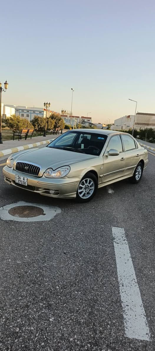 سوناته وفوود خليجي 
مكفولة كفاله عامه من اي ضربه فقط باب مبدل 
السيارة رش فقط وعندي سونار وصور قبل الصبغ
مكينه ٤ سلندر دووش مكفوله من كلشي 
كير اوتماتيك مكفول 
تبريد ثلج 
ويل كب اصلي بلادي 
اشاير بالجاملغ 
كهربائيات كلها شغاله حتى عداد النمر 
السيارة رقم قادسية في أسمي
سنوية لل2030وارقام انكليزية كله جديد 
حداديه امامي وخلفي ثنينهن جدد 
مكاني في الديوانية مركز المدينة 
السعر ٦٣ ومجال جدا بسيط وبالعافية على الي ياخذها 
كلش نضيفة السيارة وانطي تراي ١٨٠ 
*********** ديوانية, القادسية
