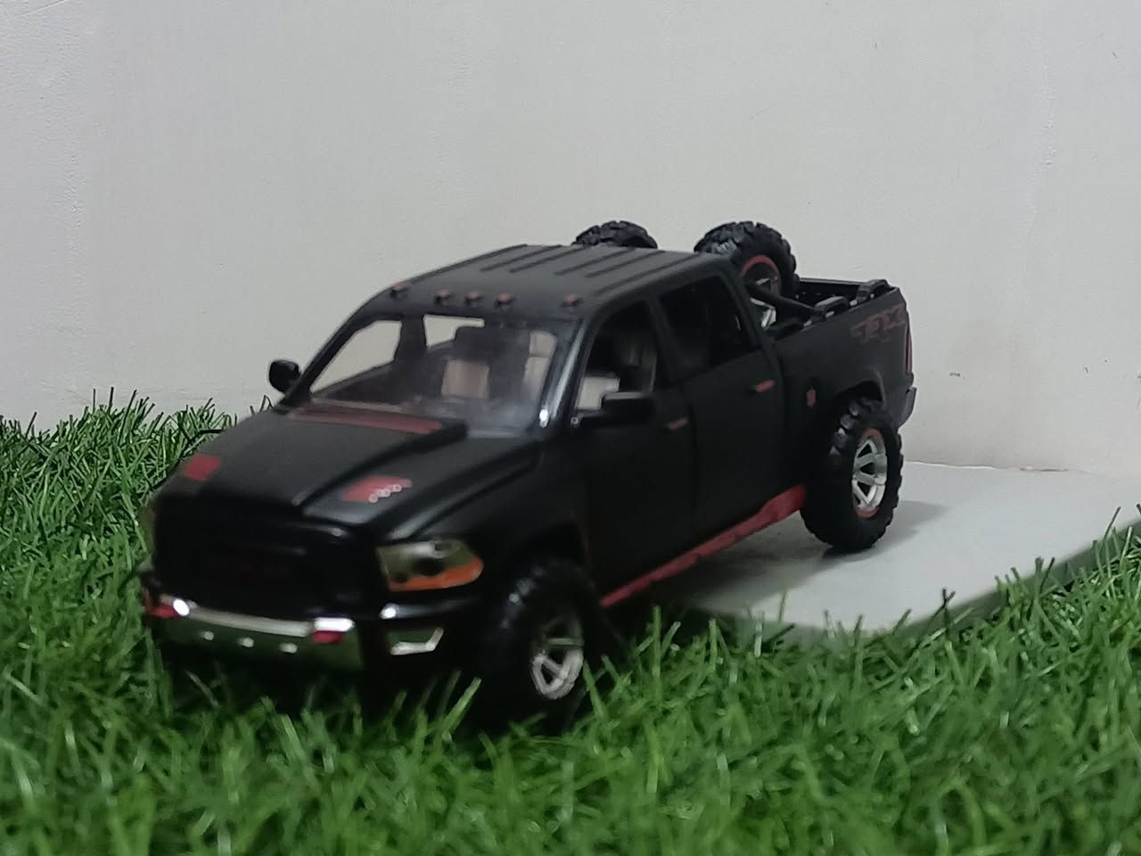 الوحش الامريكي RAM TRX 🇺🇲😈
الحجم 1/24 تفاصيل ملحقة بالصور


**إذا كنت صاحب هذا الإعلان وتريد حذفه لأي سبب، رجاءا أرسل رسالة إلى الدعم الفني**