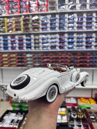 متوفر سيارة مارسيدس كلاسك حديد 0770 6096998