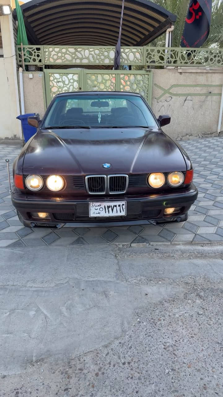 السلام عليكم سياره BMW حجم730 موديل 92 لون ماروني رقم بغداد السياره مكفوله من ضريه من كص محرك وكير وحداديه ومن كهرباىيات تخم تاير كفاله السياره اصولي لاكن ماندل راعيها الشركي واتكفل بجميع الاصوليات السعر 40وبيها مجال التواصل على رقم ***********عنواني بغداد البلديات بيع أو مراوسسسس
