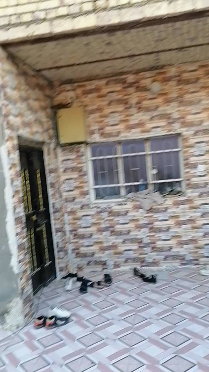 دار سكن طابو صرف
المساحة ٢٣٥ متر
البناء طابق واحد عكادة
المشتملات
استقبال وصاله ومطبخ وغرف نوم عدد ٢
ودرج وبيتونه
وممر كبير على شكل حرف L  
وحديقة
الموقع حي العسكري الثالث قرب المستوصف مباشر ثاني دار عن الشارع الرئيسي شارع ٣٠
السعر ٩٠ مليون
للاستفسار أكثر مراجعة مكتب التوكل للعقار الكائن في حي العسكري شارع ٣٠ او الاتصال والمراسلة على الواتساب على الرقم ***********
@إشارة
