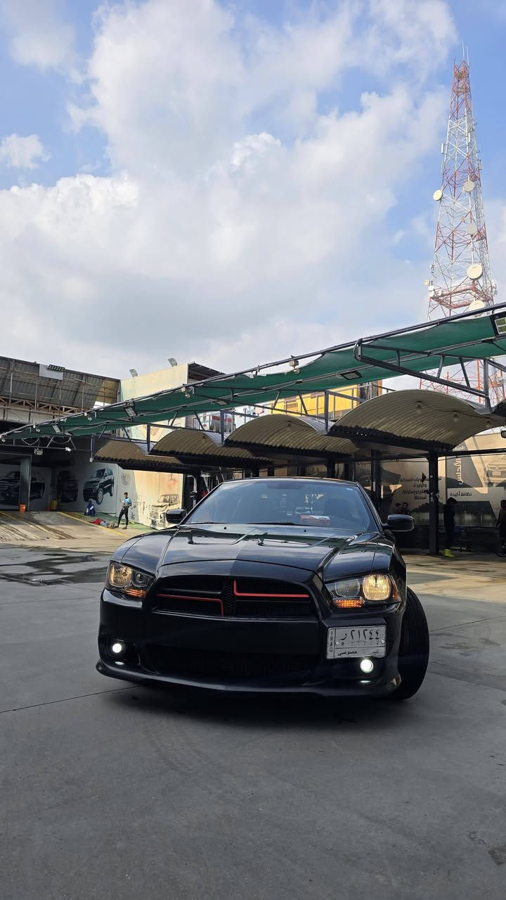 من رخصت الادمن سيارة نوج جارجر 12وارد امريكي السيارة للبيع السيارة مكفولة كفالة عامة ما عدا بارد ورة باب السايق وكتاب الفحص عندي اذا تحب تفحص انا حاضر السيارة كاملة ما ناقصها شي  سعر البيع 152وبيهة مجال خابرني وتدلل مكان بصرة رقمها بصرة سنوية ما ساقطة ***********
