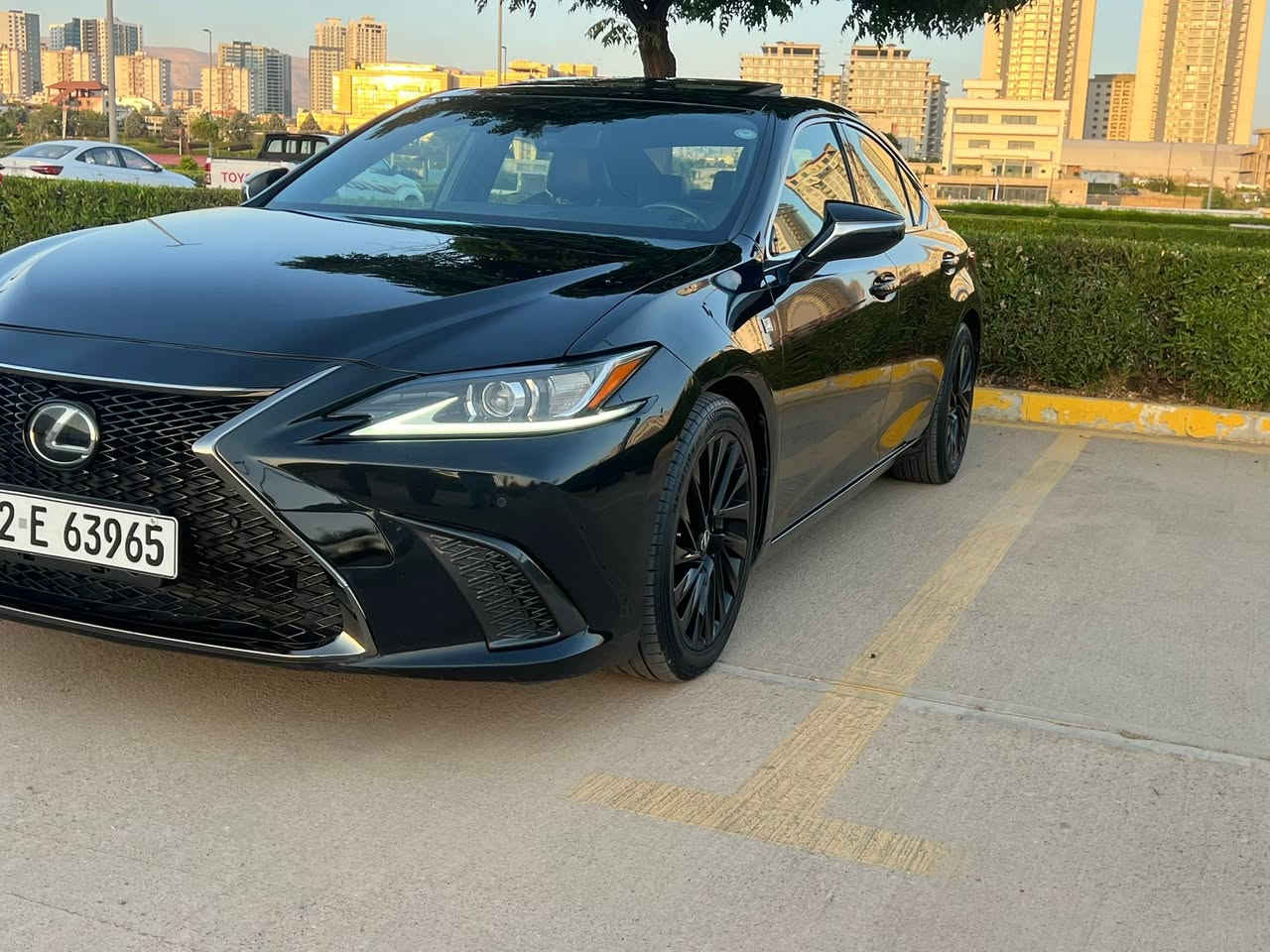 LEXUS ES350 FSPORT  
BLAKTOP 2020 
V6 3.5L
وارد ئةمريكية 
فول فووووولللل
 FSport بلادي
(شاشة إلكترونية-كشن خزن - كشنات تدفئة و تبريد - فتحةالسقف- ستيرن تدفئة- بصمة - رادار - حساس امامي و خلفي - شاشة و كامرة)
سيارة باسمي تحويل و وكالة بالشرط
سعر 265$
 سنوية جديد لحد ٢٠٣١ 
سيارةبس بها ٣ قطع امامي بدون دواخل بدون ارباك
مكان السيارة بالسليمانية
رقم ***********
