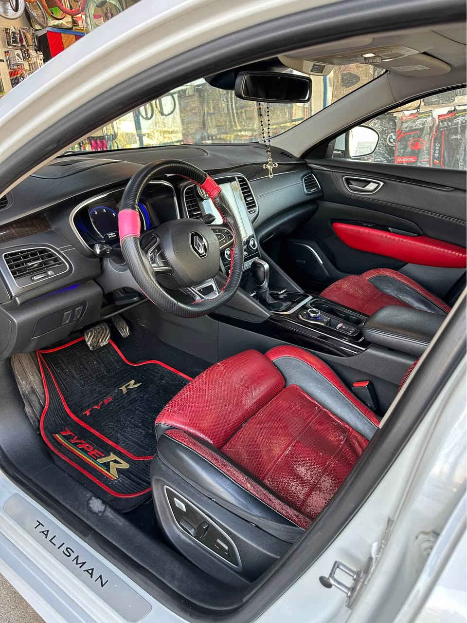 رينو تاليسمان موديل 2018
محرك 1.6 تيربو
السيارة مكفولة بدون صبغ 
بيها طخة بسيطة بالجاملغ الخلفي 
سيارة نضيفة محرك وكير بشرط
طخم تاير جديد 
حدادية صدر جديد
مواصفات السيارة معروفة
ماشية 136 الف
مكان اربيل عنكاوا
سعرها 132 ورقة وبيها مجال
***********
*********** أربيل, العراق
