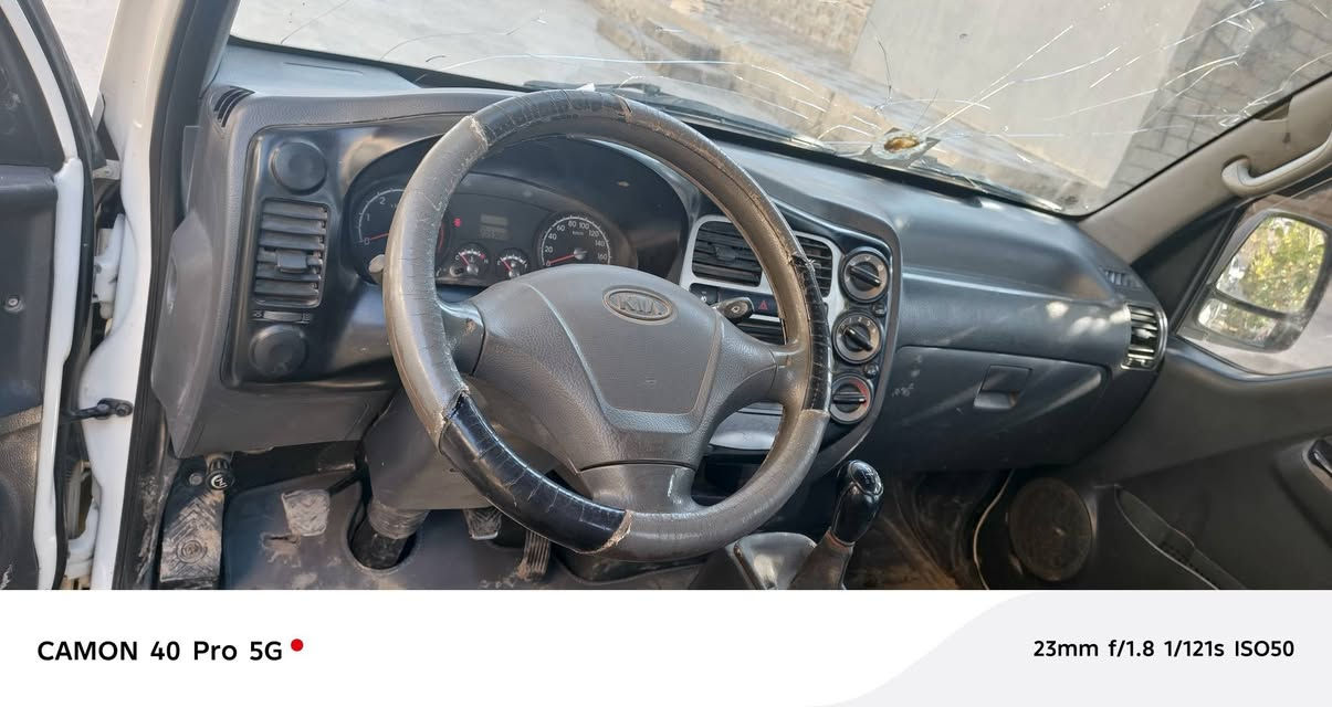 السلام عليكم كيا 2011 بيها بارد خفيف باب السايق والباقي مكفول سياره بسمي سنويه ال27السعر 110وبيها مجال شراي اتصل ***********
