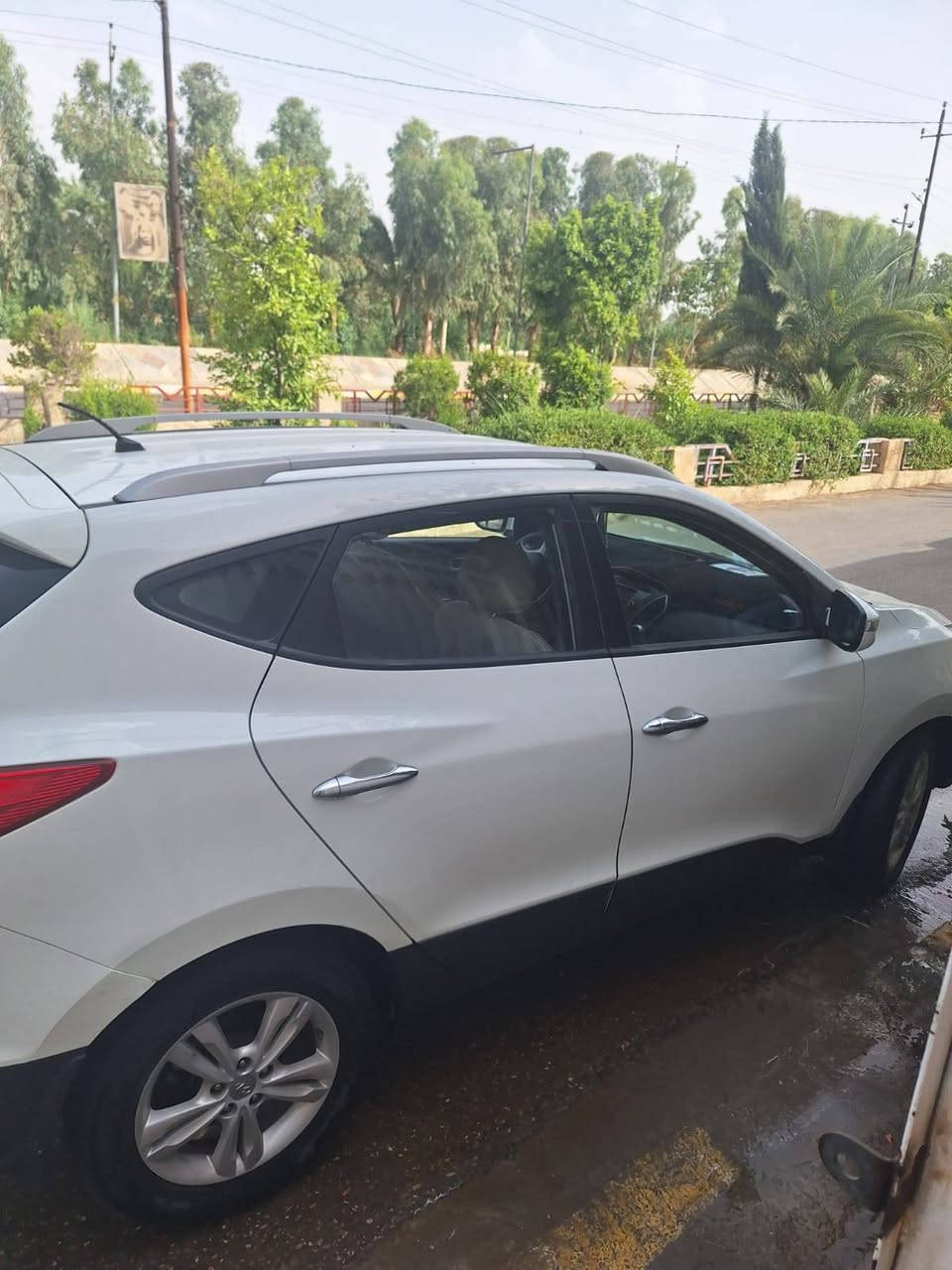 السلام عليكم
توسان ٢٠١٢  بيهة ربع بنيد صبغ وبارد بجهة جنب السايق
رقم بغداد الانكليزي السعر ١٣٧ مكان السيارة ديالى بعقوبة باقي التفاصيل ع الرقم ***********
