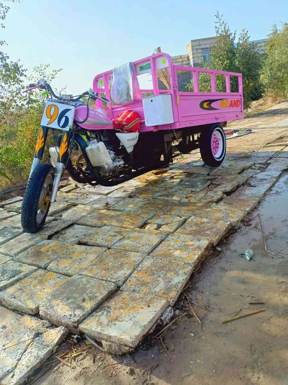 ستوته لبيع مديل ١٧ ٢٠تعمير ٢٠٢٥ مكاني شاميه سعر مليون ٨٠٠وبيه مجال ***********
