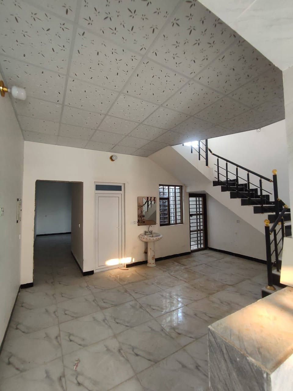 🏡 بيت للبيع – منطقة التصنيع
📍 رقم العقار: 4807
📏 المساحة: 120 م² (6×20)
🚗 شارع: 15 متر
✨ المواصفات:
شغل درجة أولى
صالة داخلية + استقبال
3 غرف نوم
3 مجاميع صحية
📞 للتواصل: ***********
