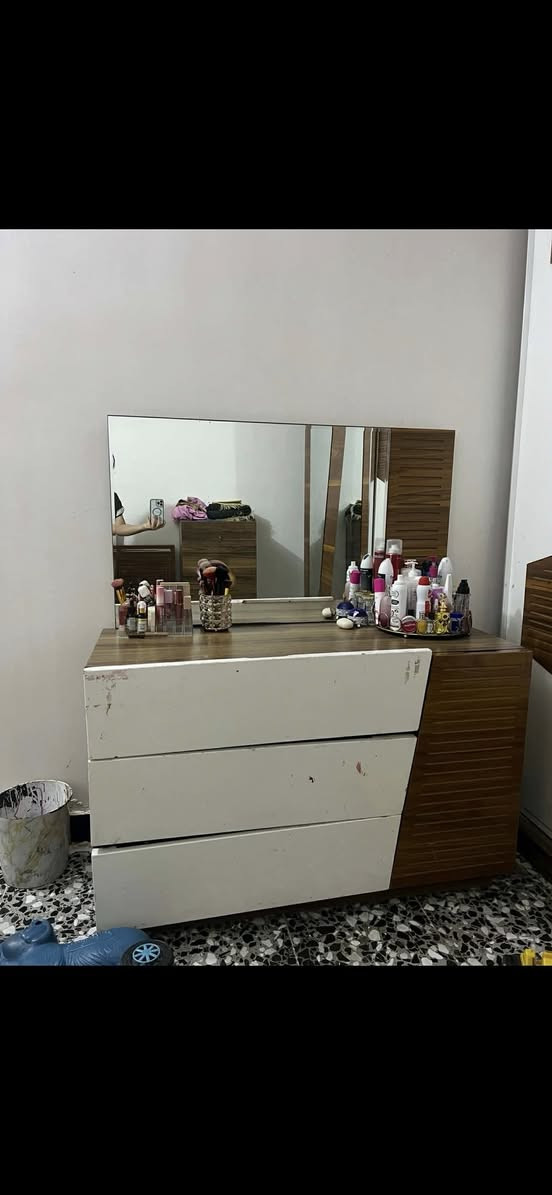 غرفة تركية مستعملة مابيها اضرار مشترينها 650 اريدها ب 300 مكاني مدينة الصدر  6 قطع


**إذا كنت صاحب هذا الإعلان وتريد حذفه لأي سبب، رجاءا أرسل رسالة إلى الدعم الفني**