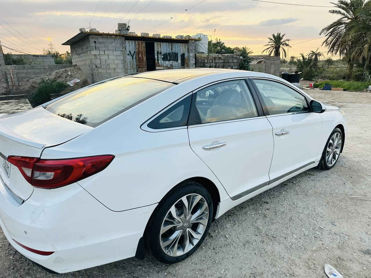 السلام عليكم. سوناتا 2017 خليجي مصبوغه احزام فول مواصفات بانوراما كامرا شاشه بصمه كامرا وباقي تفاصيلها 
سعرها 128 للتواصل الرقم ***********  مكاني كربلاء خابر واعرف تفاصيلها
