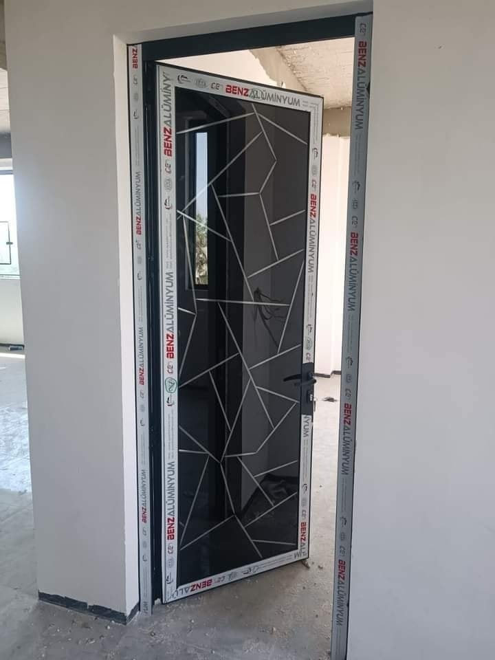 ### **عرض خاص على ألمنيوم سلايت بأسعار مناسبة**

**🔹 شباك ألمنيوم سلايت:**
- **عرض المقطع 7.5 سم**: **50 دولار للمتر** (مع مانع ذباب).
- **عرض المقطع 9.5 سم**: **60 دولار للمتر** (مع مانع ذباب).

**🔹 باب ألمنيوم G60:**
- **سعر الباب**: **160 دولار**.

**📍 العنوان:** الموصل، الجانب الأيمن.

**للاستفسار أو الطلب:**
- **تواصل معنا عبر الاتصال أو أرسل لنا رسالة على واتساب:** **7511260102**.

لا تفوت الفرصة على هذه العروض المميزة! إذا كان لديك أي استفسار آخر، سأكون سعيداً بمساعدتك.
