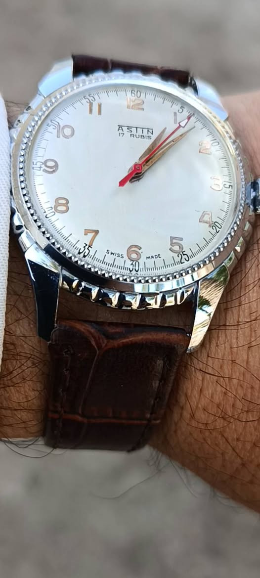 لعشاق التميز و القطع النادرة 
ساعة استين نصب تكويك سويسري 
انتاج الخمسينات نظافة ممتازة
الاطار دزاين مختلف (اسنان القرش)
قطر 37 ملم
مينا زيرو بتفاصيل خلابة
جمال الأرقام العربية
مصنوعة بالكامل من الفولاذ المقاوم الصدأ(ستاين ليس ستيل)
دقة عالية 
السعر 125 الف


**إذا كنت صاحب هذا الإعلان وتريد حذفه لأي سبب، رجاءا أرسل رسالة إلى الدعم الفني**
