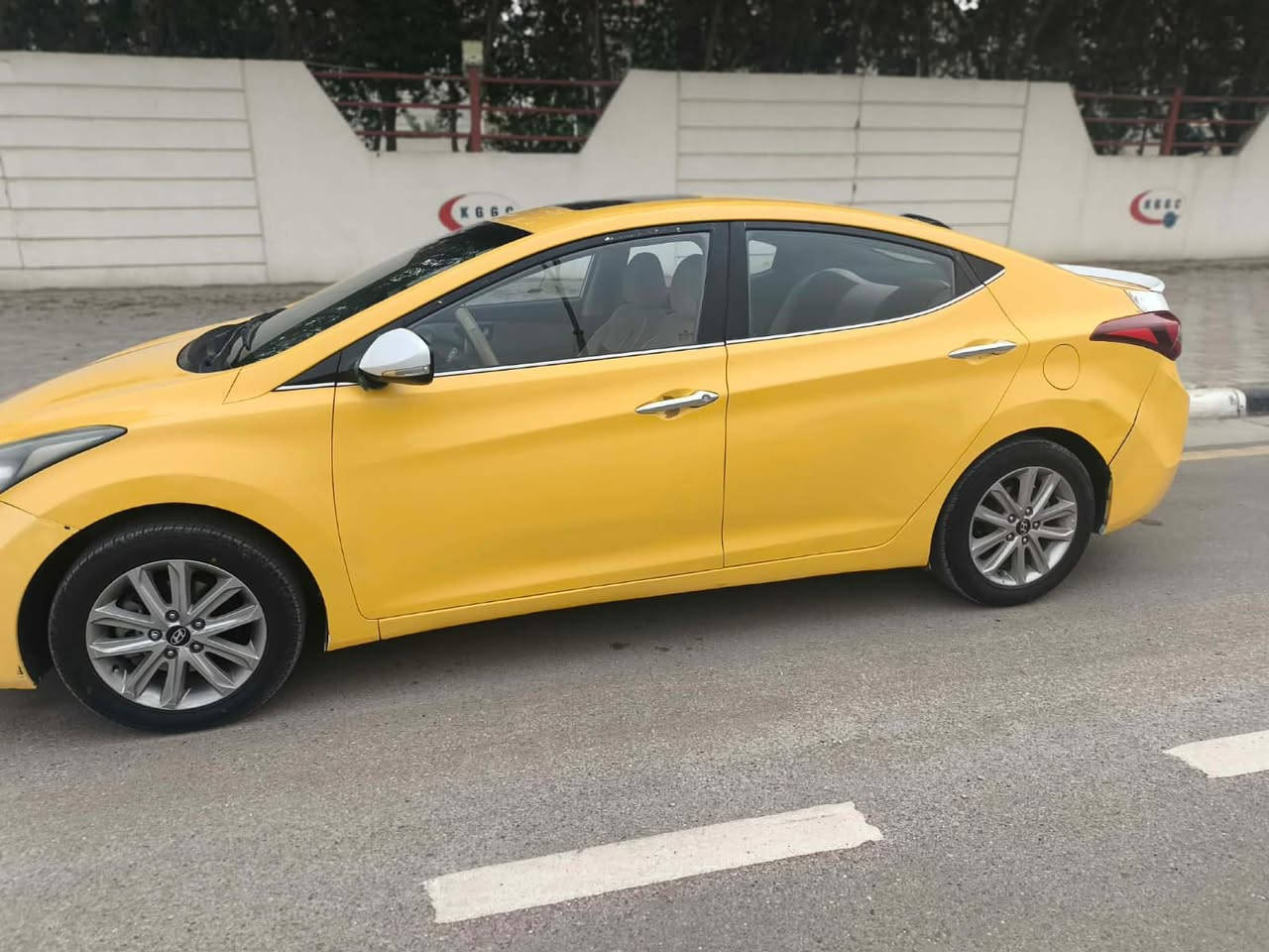 سلام عليكم انتره مديل  خليجي2016 سياره جاهزه مكينه كير حداديه ع شرط كفاله عامه. تخم تاير راديترات كله جديد جاهزه كبل الشارع مكان سياره كربلاء سعر 128 بيه مجال الطيبين 
رقم ***********
