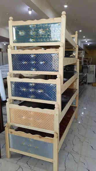 السلام عليكم 👋👋 
توفر لدينا جرابي خشب نفر واحد 
موديلات حديثة وجديدة 
والوان مميزة 
والأسعار مناسبة 💵💵 
العنوان الصويرة مقابل محطة رضا الصالح الثانية بالسايد إلي رايح عالصويرة قرب مطعم هنداس 
***********واتساب
