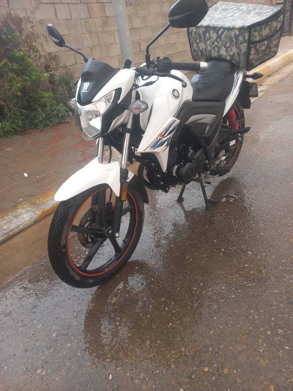 من رخصة صاحب الكروب 
للبيع نقدا أو بالتقسيط
ماطور نوع هاوجي موديل 23 مرقم وسنوية باسمي موطور مستخدم 6 أشهر شرط مكفول محرك واي شيء بيه الاتصال واتس ***********
