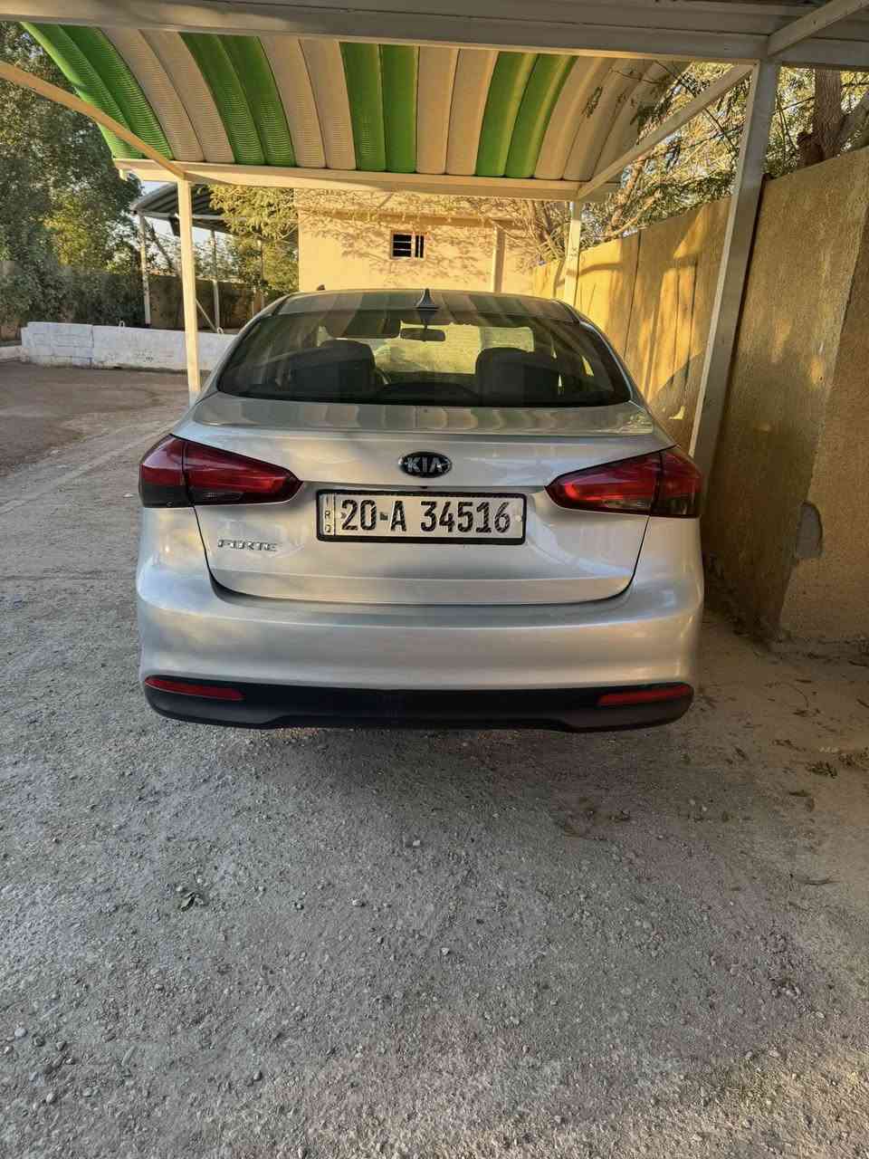 السلام عليكم فورتي مديل 17سياره جديده بدون ضرر كير ومكينه شرط بالكارتون العنوان ديالى بعفويه ***********.   سياره بسمي 128
