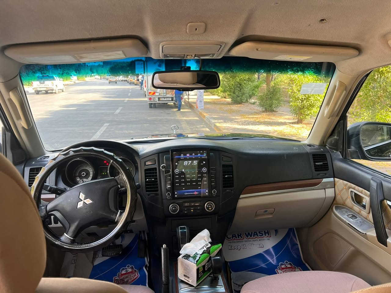 السلام عليكم عندي باجيرو موديل 2008السياره حلوه ونظيفه محدثه لكزز مواصفات معروفه تبريد 3قطع 7راكب محرك 3000 بيه جاملغ صبغ وربع البنيد اثر طخه جدا بسيطه لا لغد ولا بدنه بس بخشم الجاملغ والبنيد رقم بغداد بأسمي تحويل مباشر بنفس اليوم رقم جديد الدولي مكاني بغداد ***********
***********
سعر 115وبيه مجال
