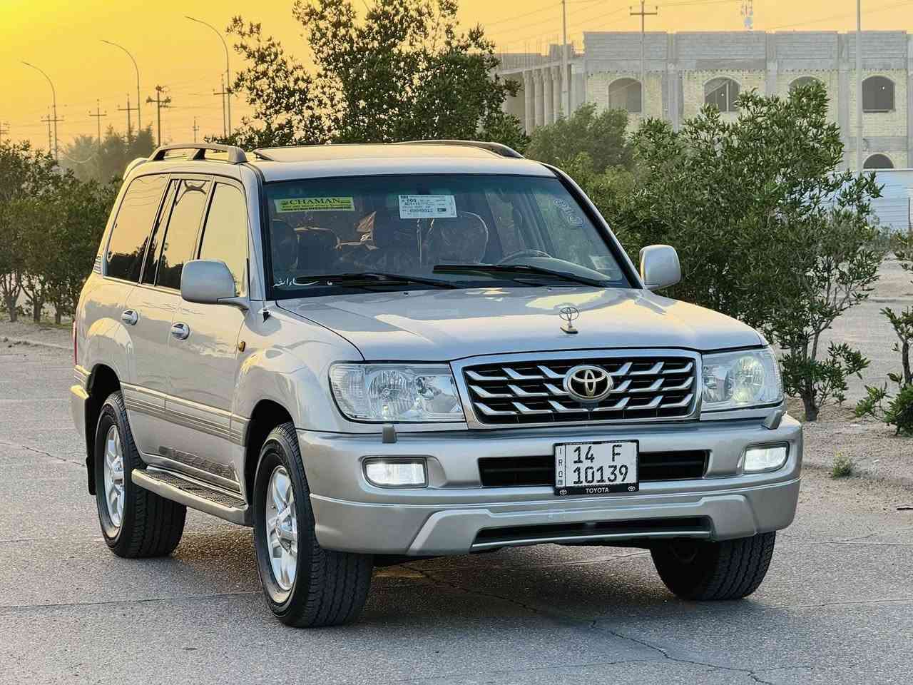 سلام عليكم تيوتا لانكروز 2007 فول مواصفات 1/1 خليجي الكويتي
مكفوله كافه الاصواليات والضربه فقط رش بنيد وجاملغ طخه بسيطه جدا بدون اي ضرر داخلي سياره جديدا معنى الكلمه  داخل عسلي صاج  ثلاجه داخليه 7راكب 3قطع تبريد ثلج شاشه كامره زراكات لايت رقم بصره الدولي سنويه وهزه 2031 جاهزه مكينه وكير وحداديه وتخم تاير اي نقص مابيه 
دبل تانكي منضومه غاز  تعمل السياره بالغاز والبانزين السعر 165$ عنواني البصره الاستسفسار ***********
