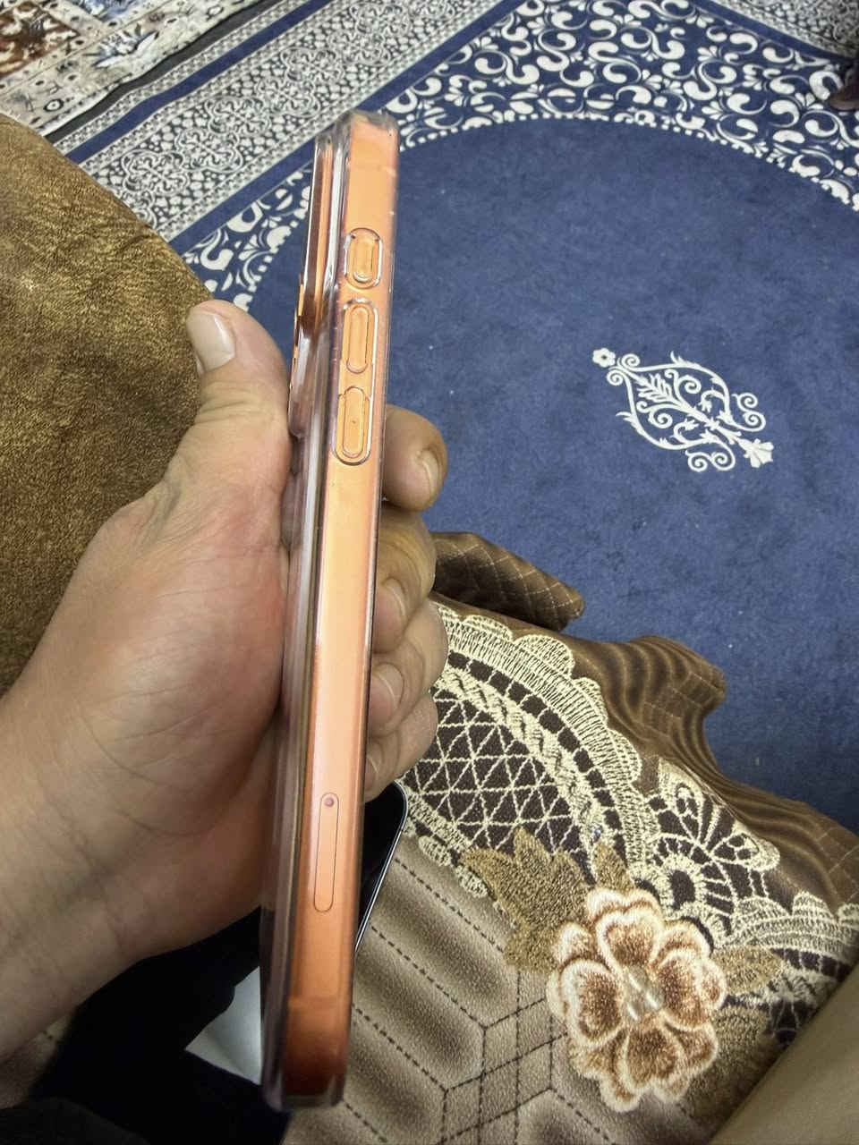 السلام عليكم
Iphone 17 pro max 256GB ZA

سيم كارت

نظافة ‎%‎100

بطارية 100

مشحون 20 مرة

مستعمل شهر واحد فقط

مكفول من التصليح ومن أي خلل

باكيت وكيبل انكطع 

السعر مليون 800 قفل

مكاني بغداد حي القاهرة
***********

