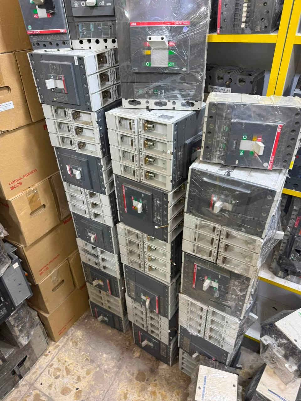 متوفر قواطع ABB🆎
100A
150A
200A
250A
320A
400A
للطلب والتواصل على الواتساب ***********📞
***********📞
